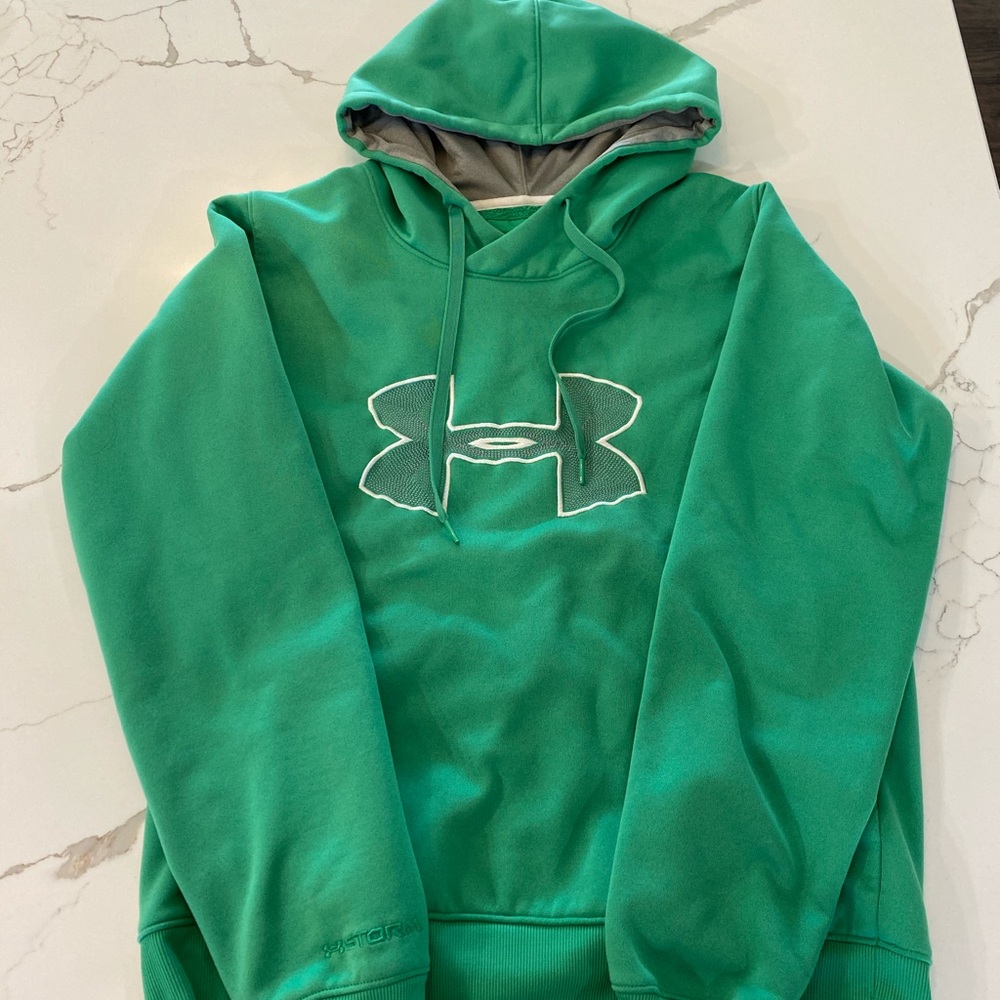 Women’s Under Armour Sweatshirt